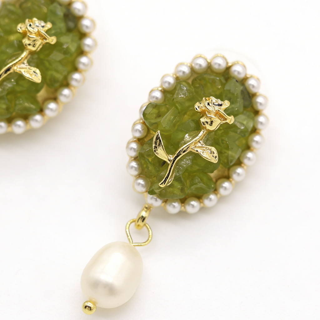Olive garden baroque pearl earrings
