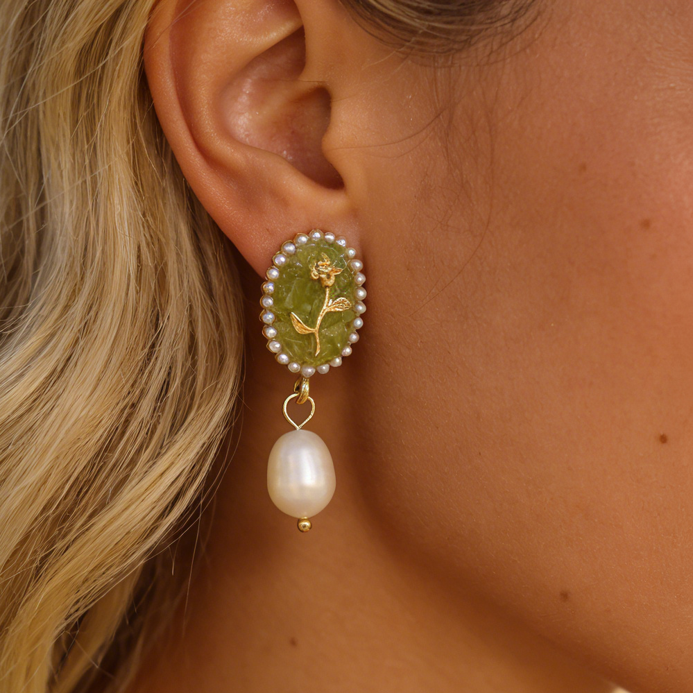 Olive garden baroque pearl earrings