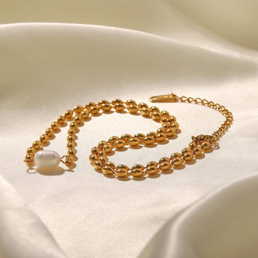Gold plated beaded necklace with Pearl