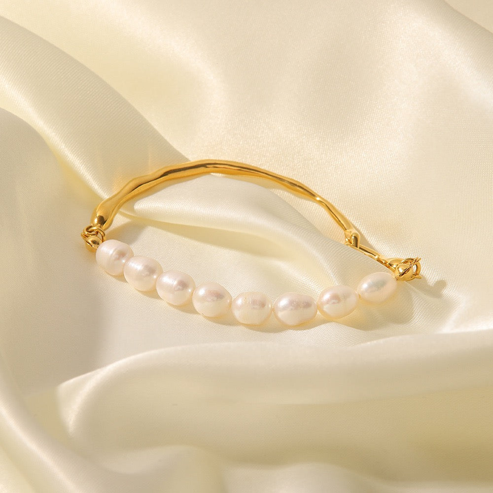 Gold plated Pearl bracelet