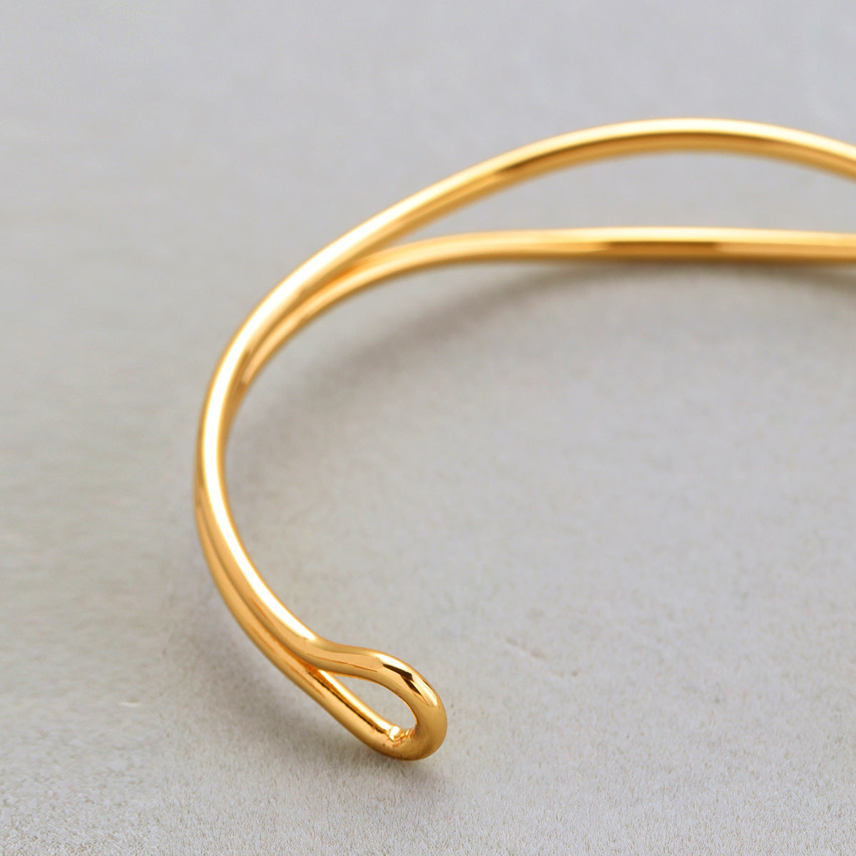 18k gold plated minimalist bangle